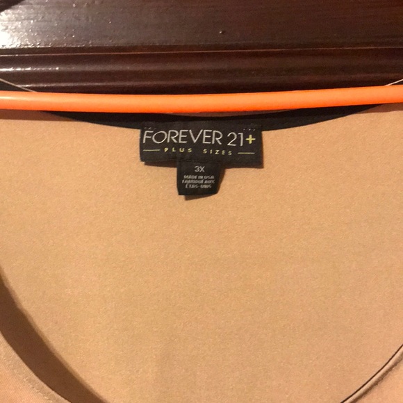 Plus Size Color Block Top - Picture 2 of 4